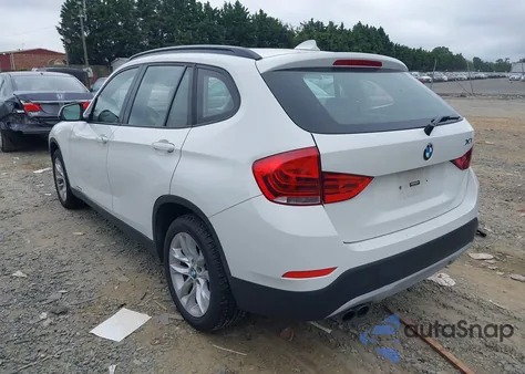 2015 BMW X1 xDrive28I z USA, uszkodzony, nr VIN WBAVL1C59FVY38384